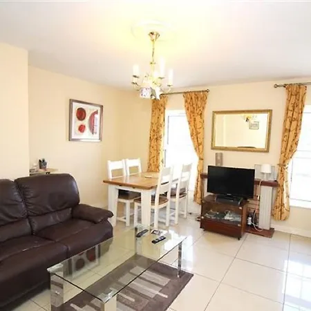 Luxurious Custom Hall - Lower Gardiner Street * Dublin